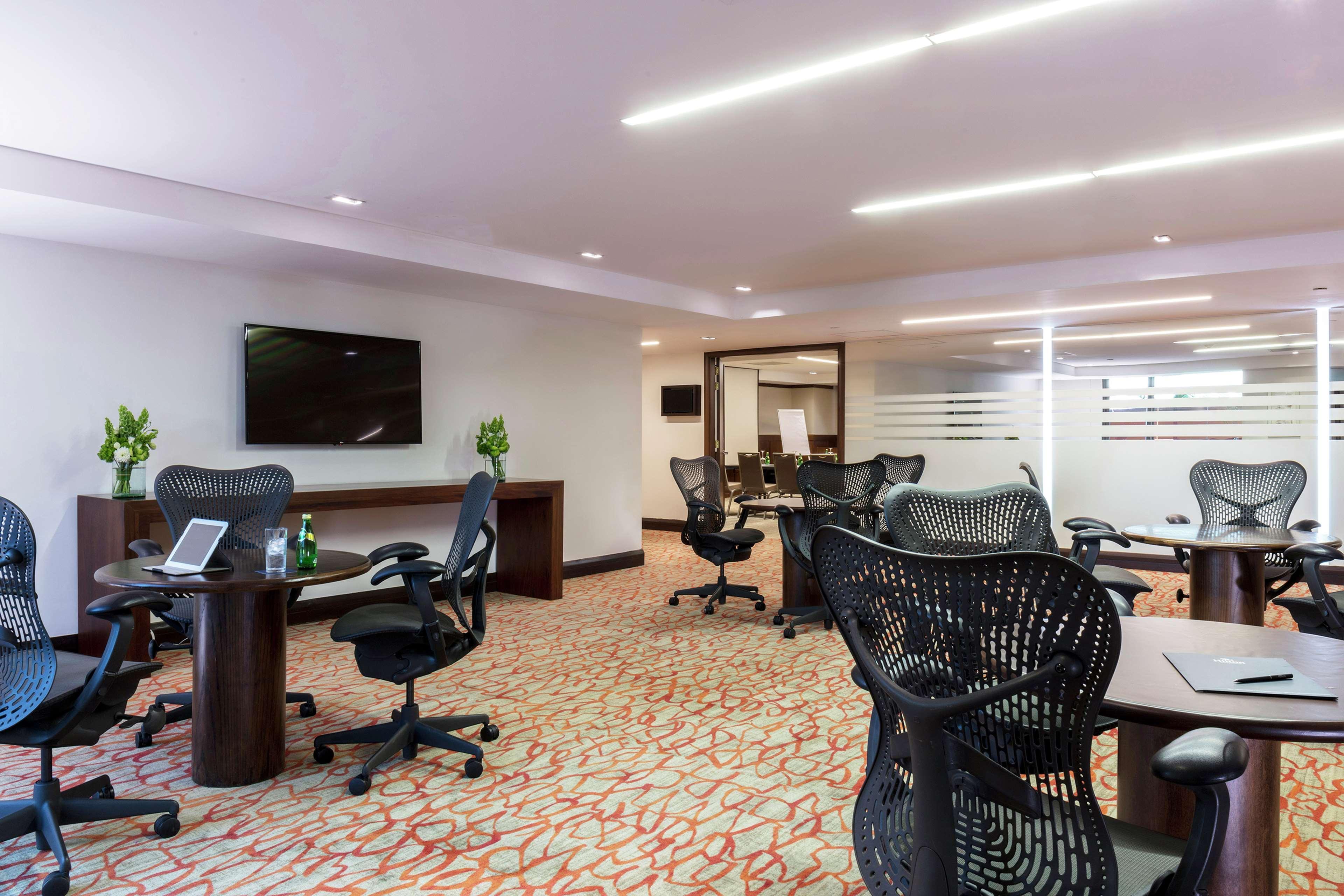 ホテル ヒルトン グァダラハラ グアダラハラ エクステリア 写真 Business Center
