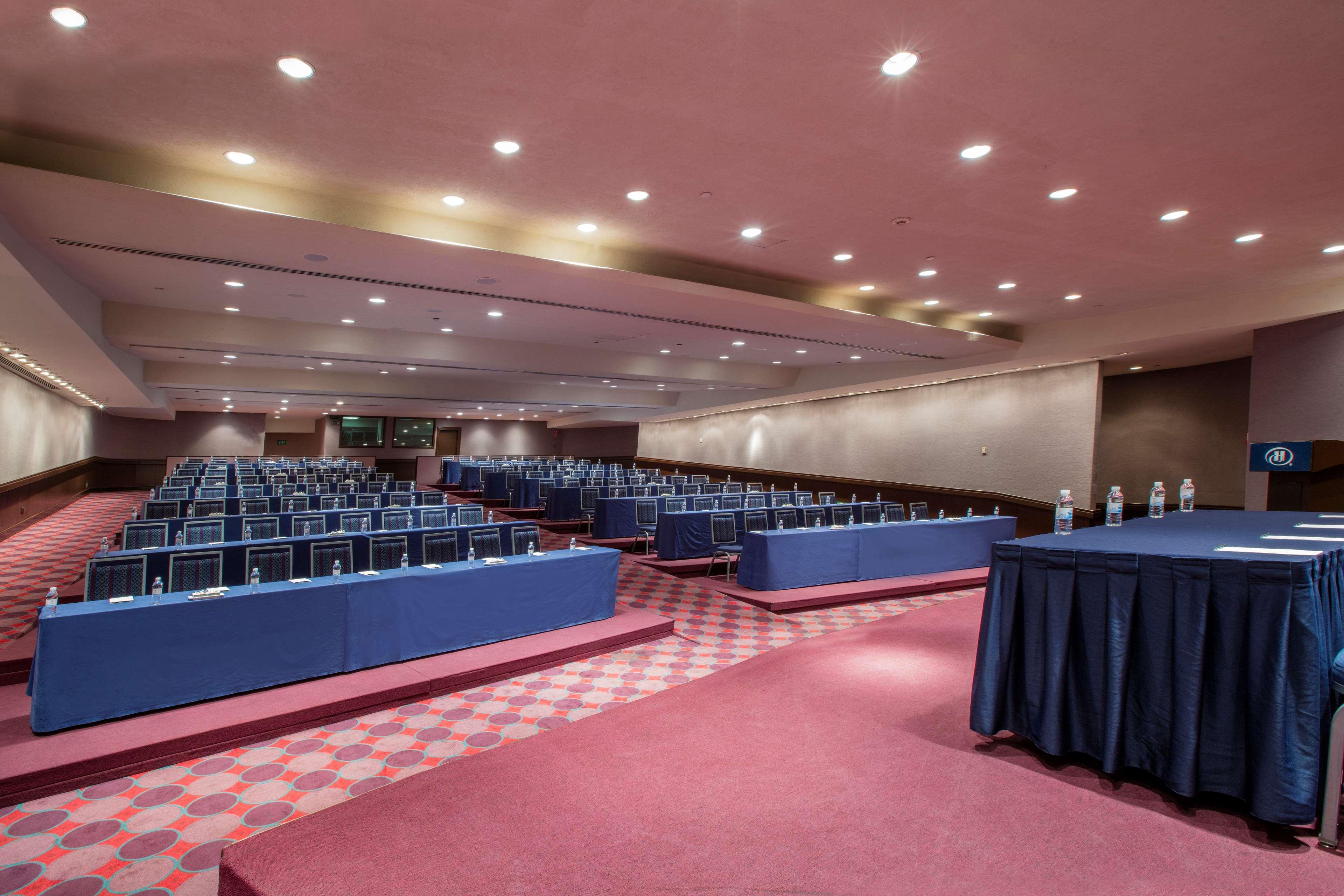 ホテル ヒルトン グァダラハラ グアダラハラ エクステリア 写真 The European Parliament's conference room