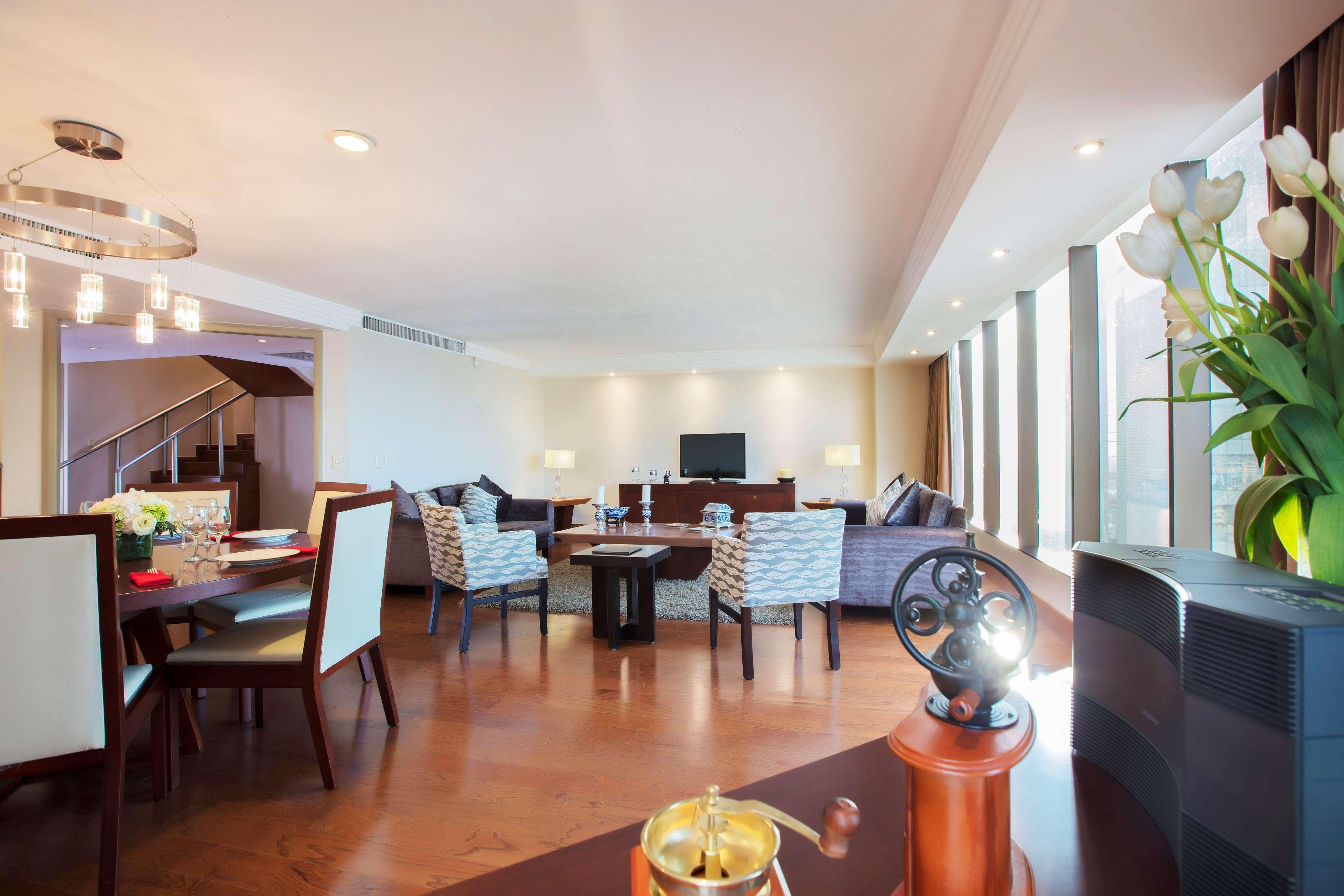 ホテル ヒルトン グァダラハラ グアダラハラ エクステリア 写真 A suite at the hotel