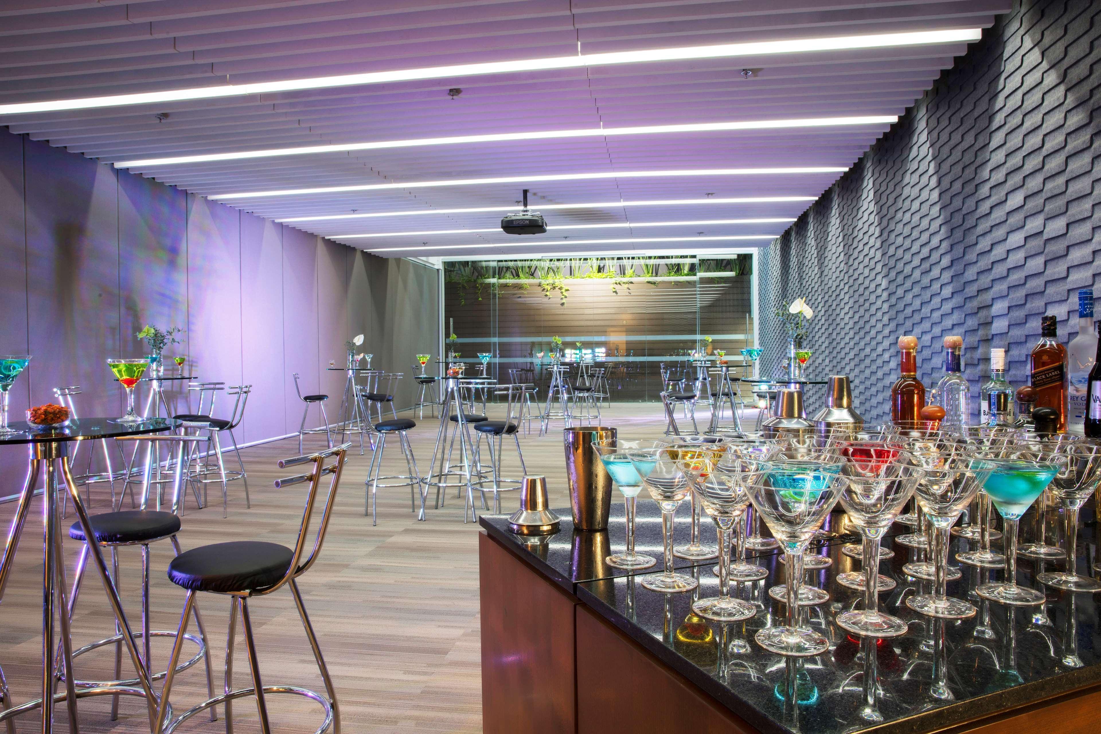 ホテル ヒルトン グァダラハラ グアダラハラ エクステリア 写真 The bar at the 10th floor